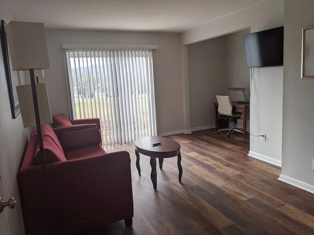 Ferry Street Suites