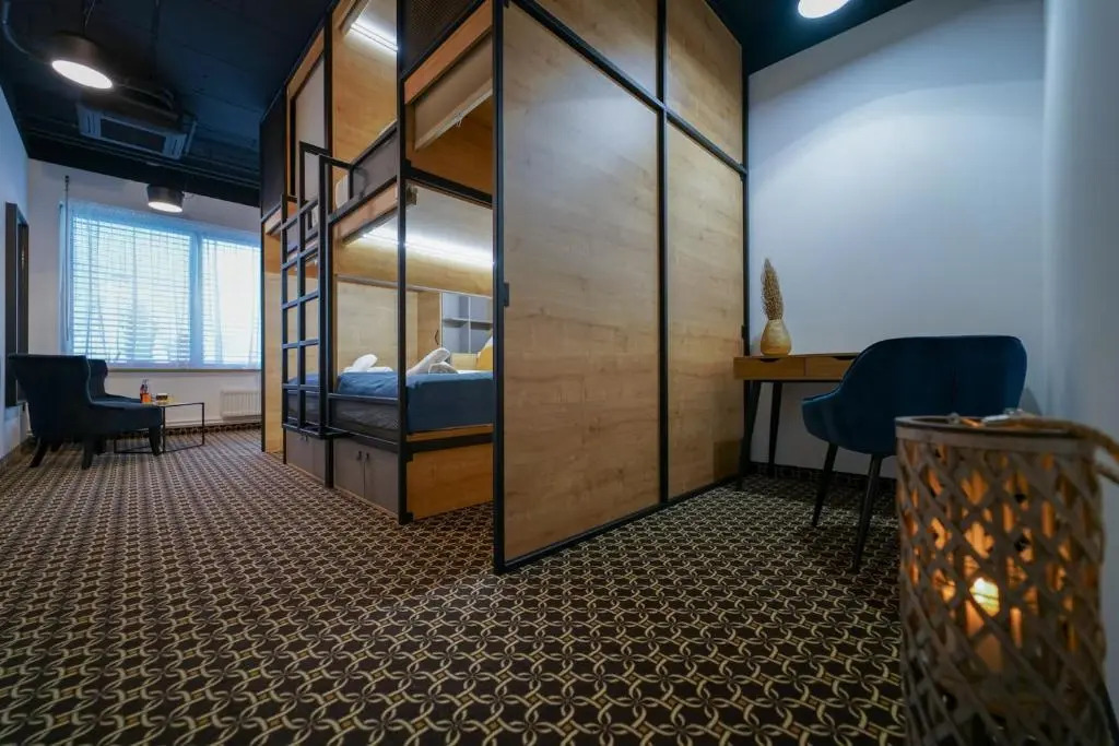 CHORS like a hotel - Capsule & NFT Boutique Hostel Bratislava - City Center