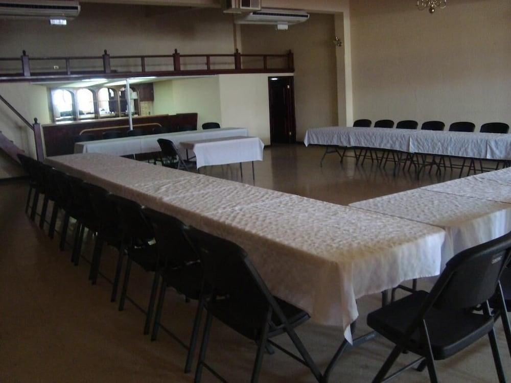 Hotel Los Arcos