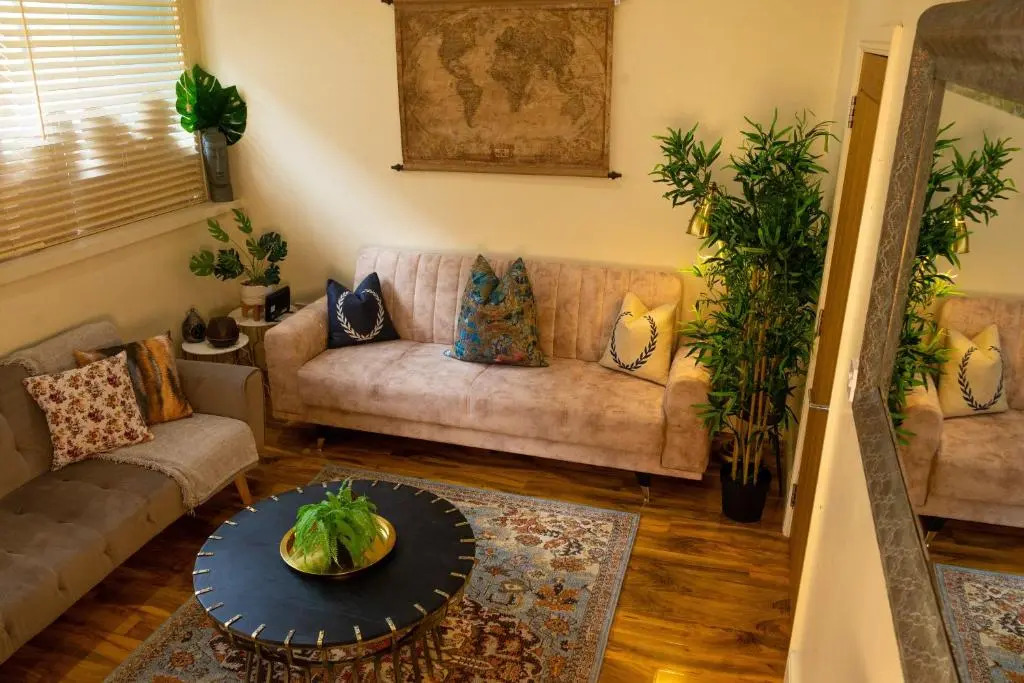 Luxury City Centre Getaway - Prime Location Sleeps 7!