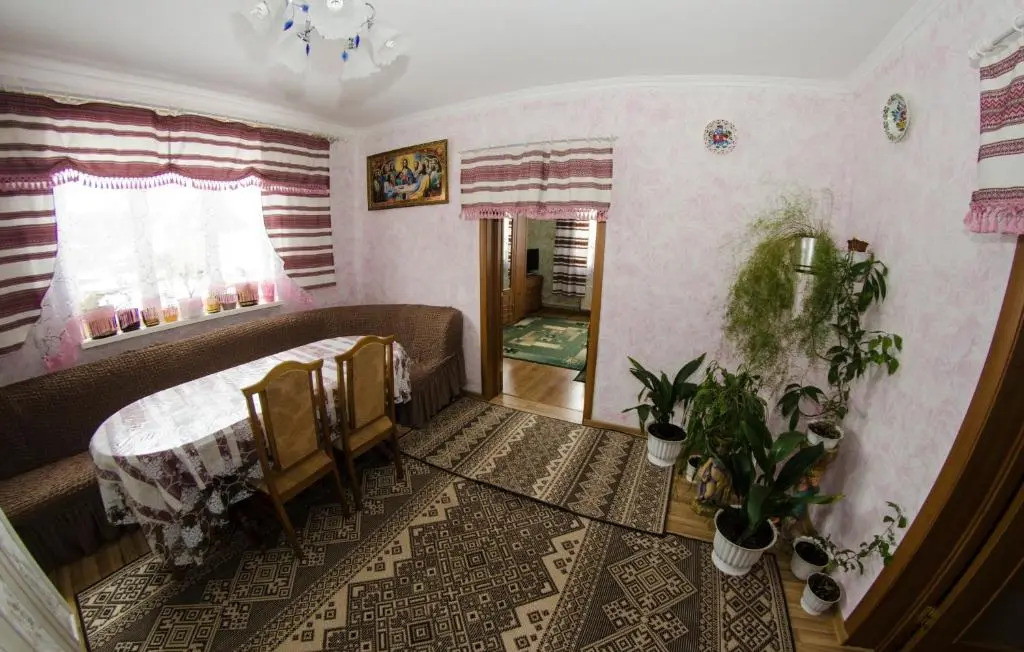 Gostynnyi Dvir u Marichky