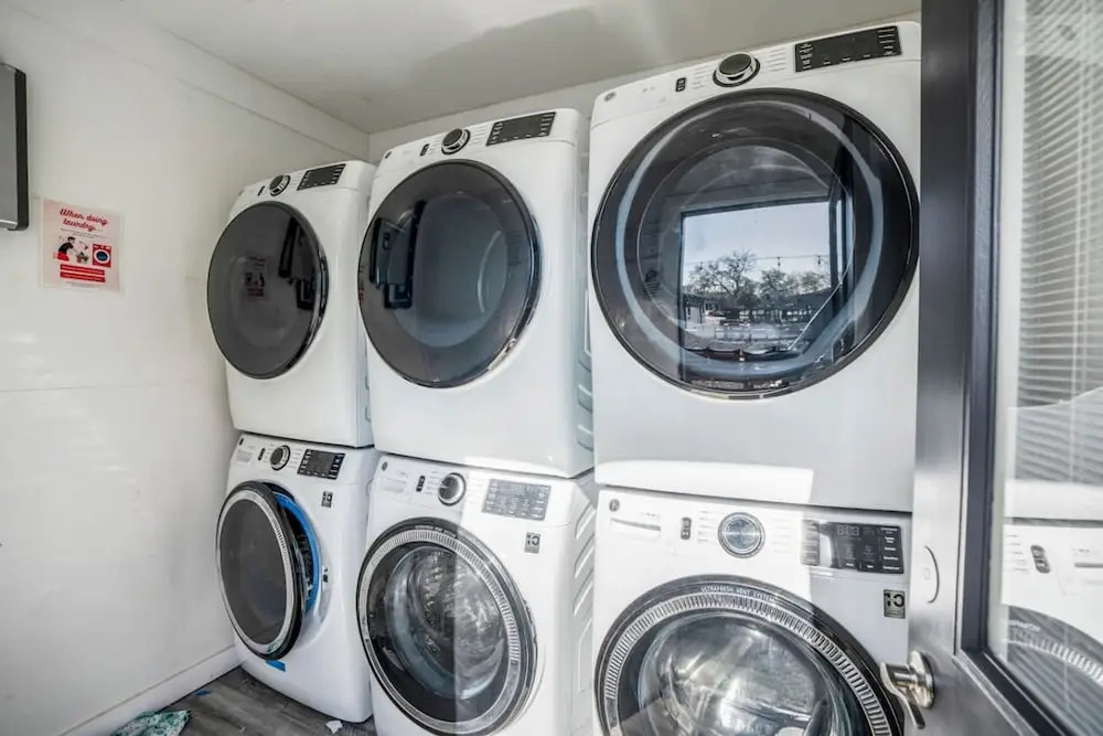 Urban Gated Studio Near Downtown Houston and NRG