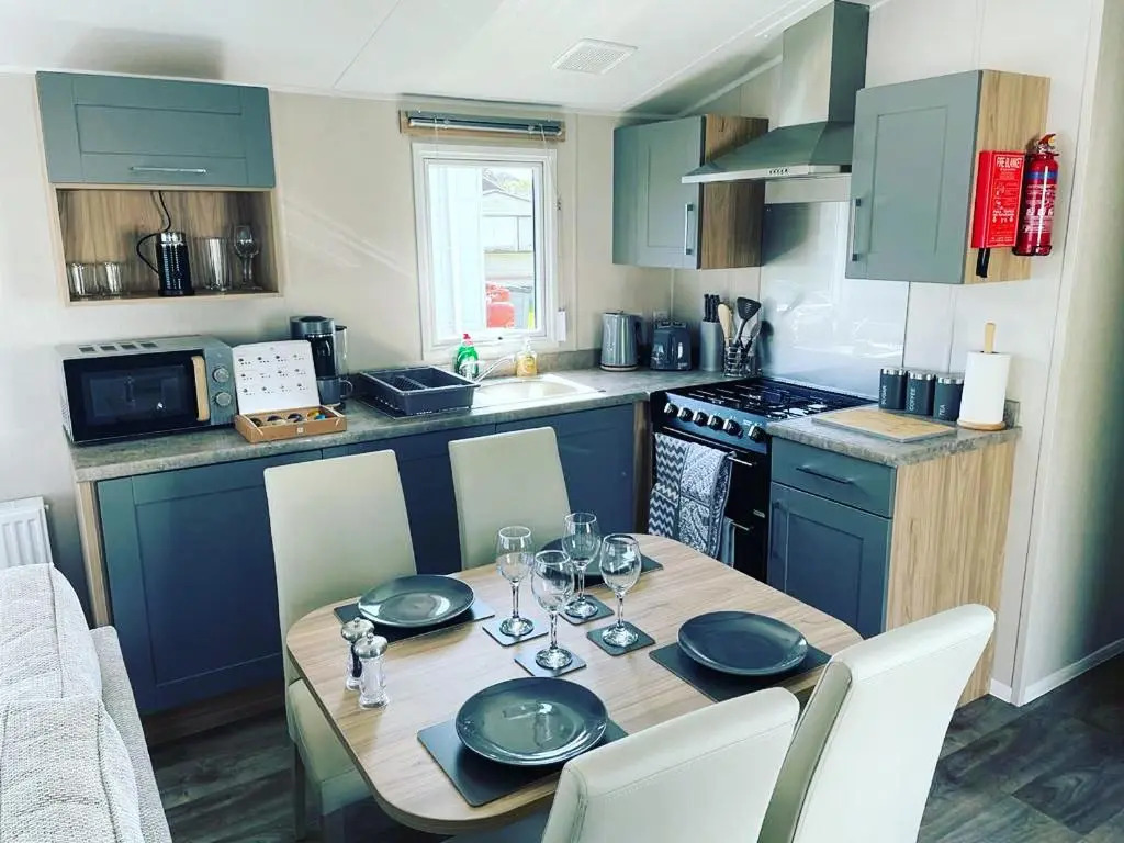 J2 static caravan at Fairway Holiday Park
