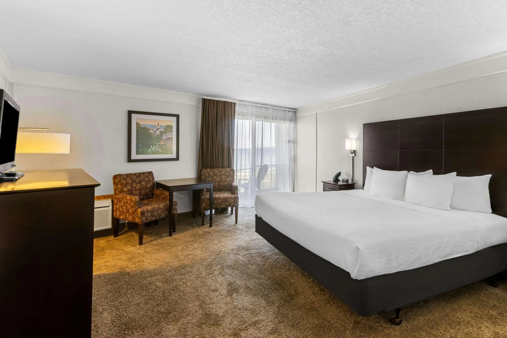Quality Inn Lakefront