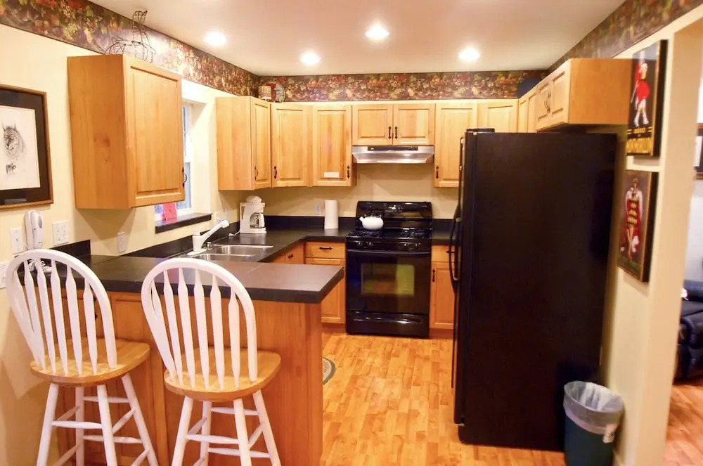 Glacier Springs Cabin 12 - Pet Friendly, Wifi, AC, Sleeps 4