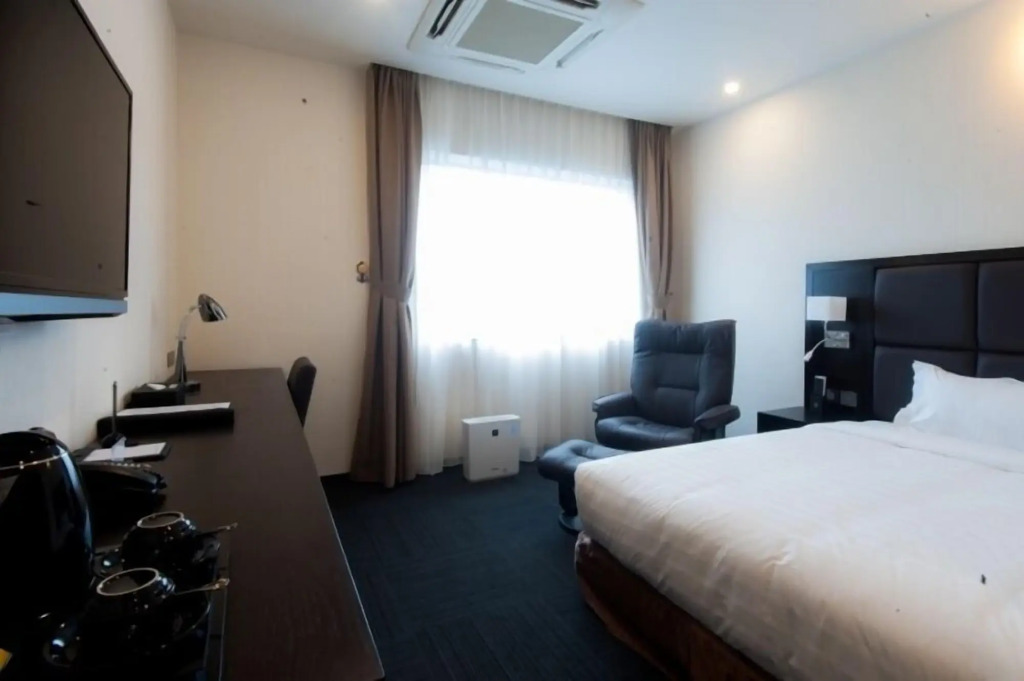 Sakura Hotel 3