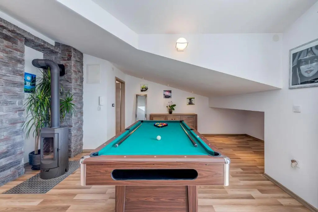SUMMER ORCHID - Spacious Duplex By The Beach & PS5