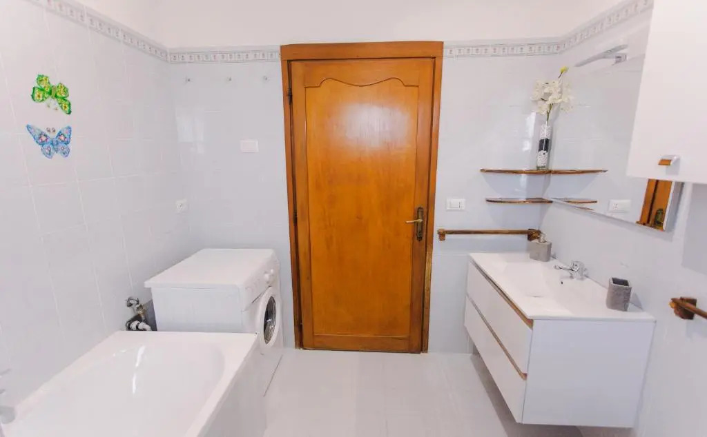 Domus Leonardo-Private Free Parking