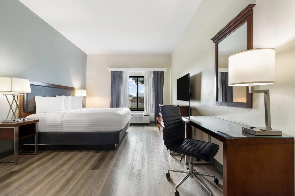Wingate by Wyndham and Williamson Conference Center