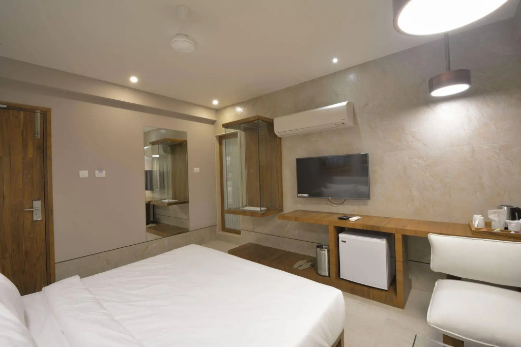 Urbane The Hotel