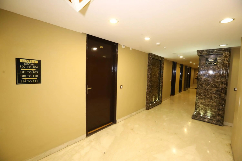 Hotel Palm Grand Naraina New Delhi - Couple Friendly Local IDs Accepted