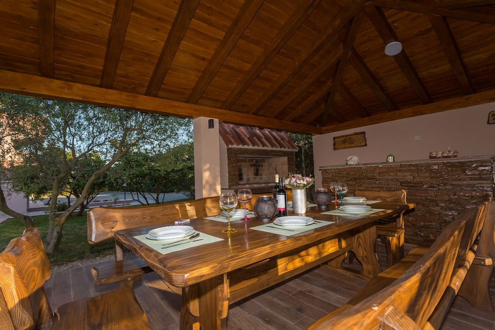 Villa Caper