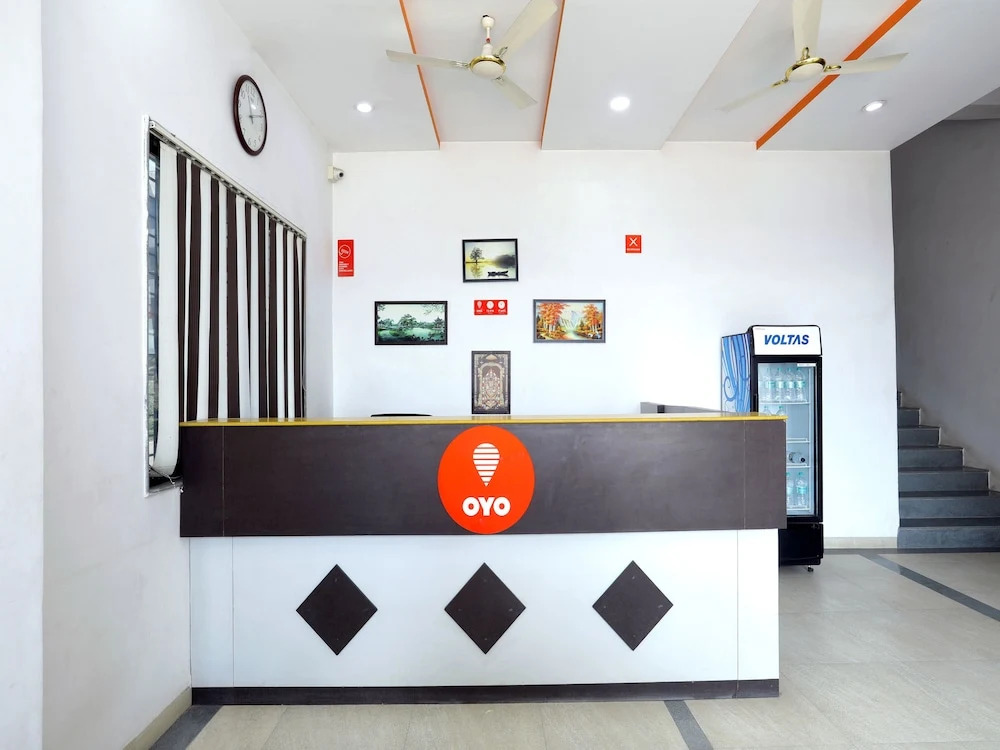 OYO 12810 Hotel Iris
