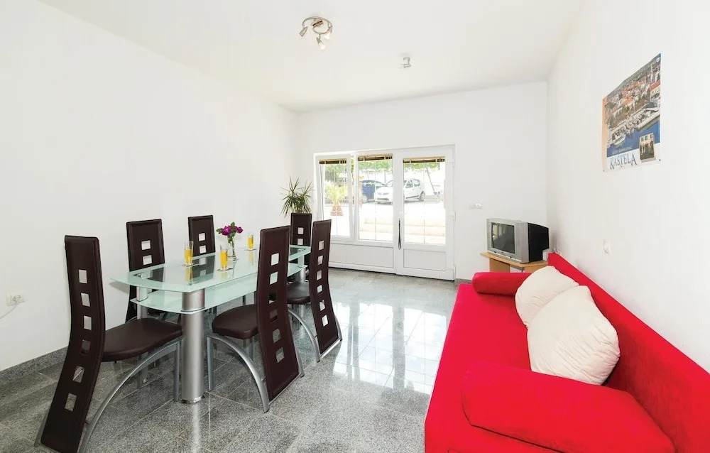 Beautiful Home in Kastel Kambelovac With Wifi and 1 Bedrooms