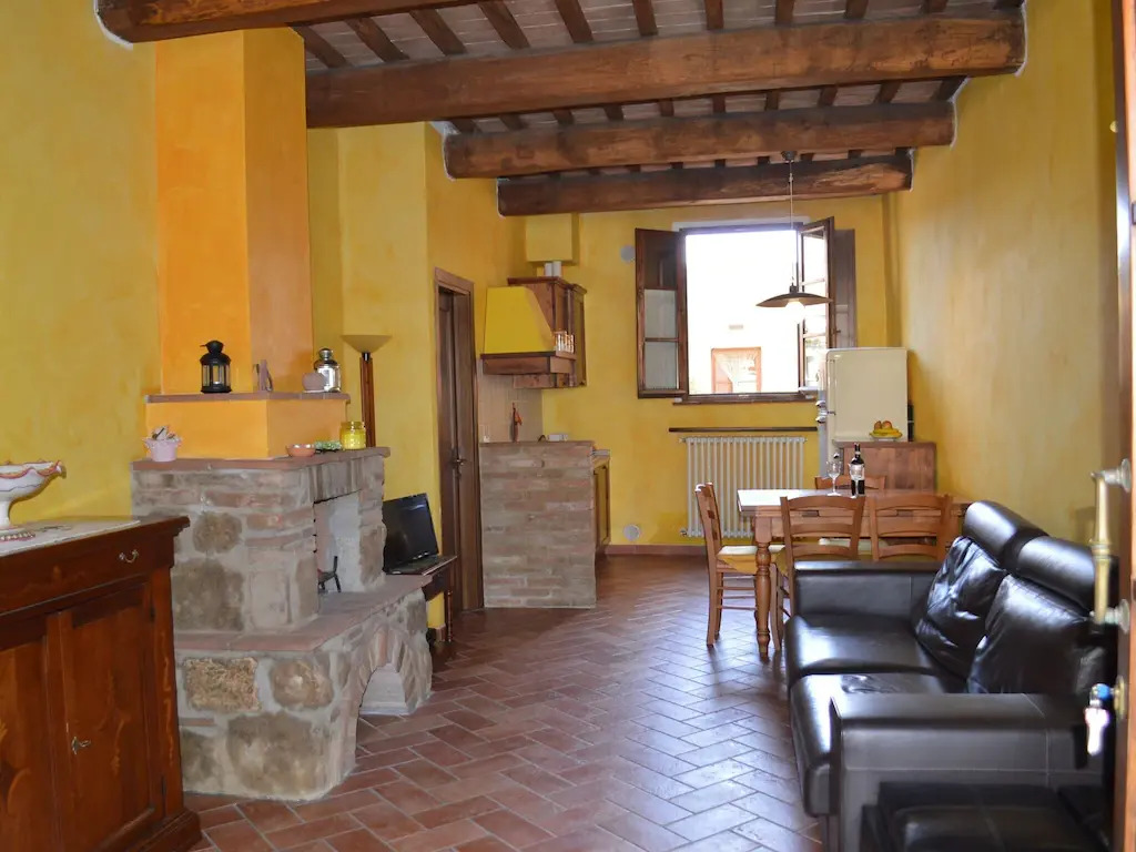 Apartment in Medieval Village, Splendid Panoramic View, Shared Swimming Pool