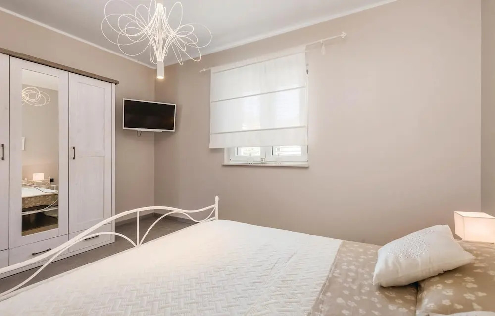 Nice Apartment in Barbat With Outdoor Swimming Pool, Wifi and 3 Bedrooms