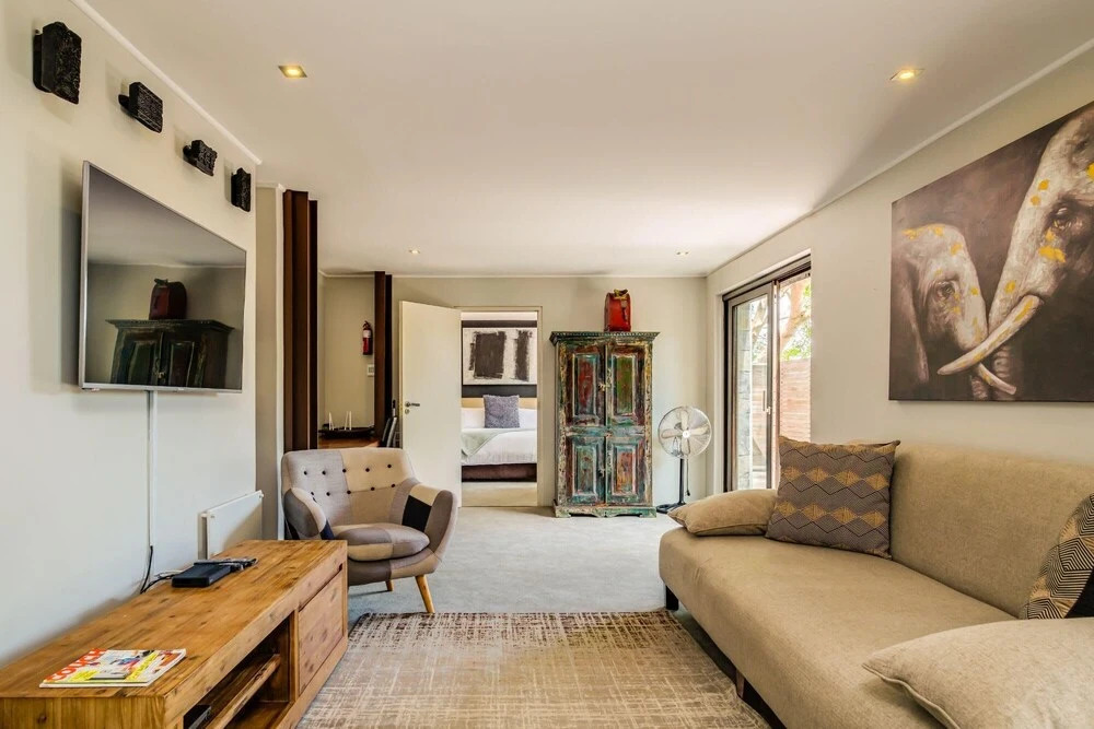 Compact Ground Floor Apartment With Private Garden and Pool 17 G Lower