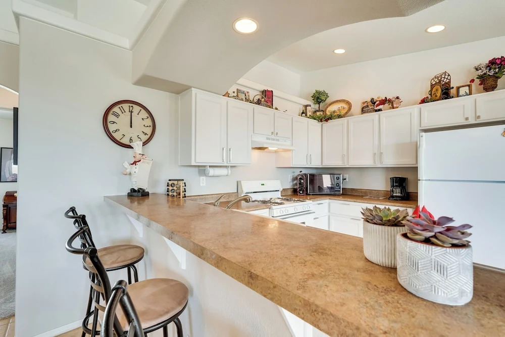 2 Mi to Lake & Dtwn: Lake Havasu City Home!