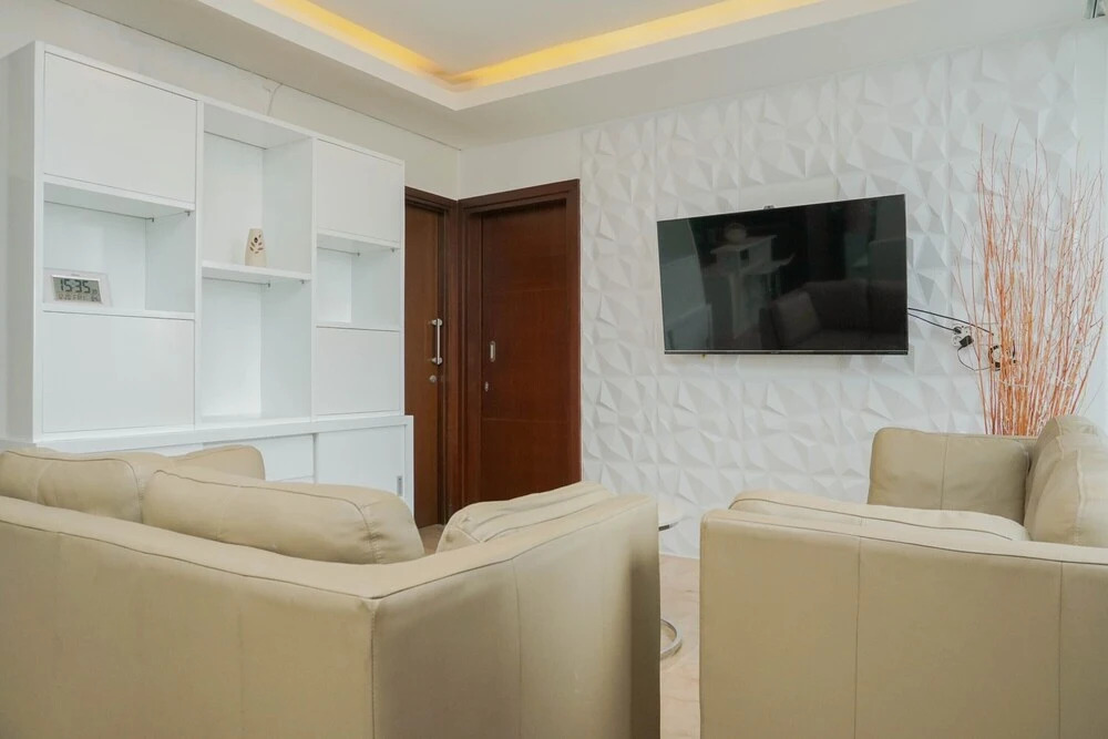 Big And Cozy 4br at L'Avenue Apartment