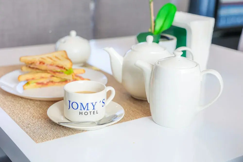 Jomy's Hotel