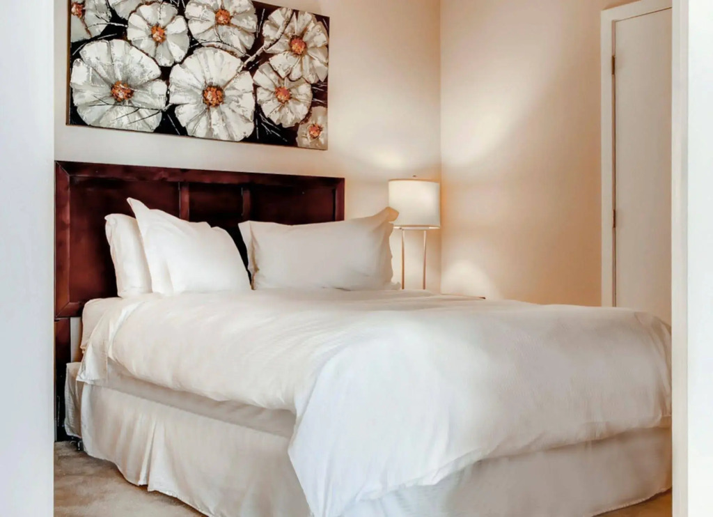 Global Luxury Suites at the National Mall