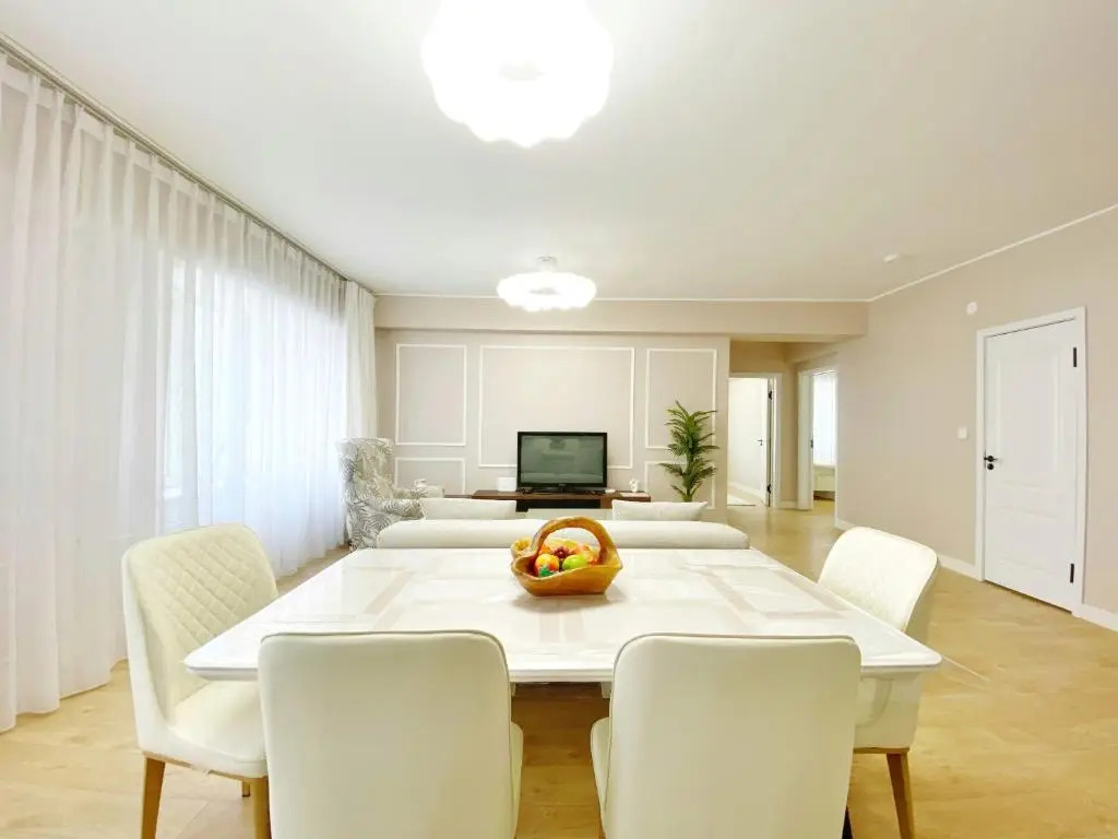 105m2 Central 3 BR new apartment w airport pickup
