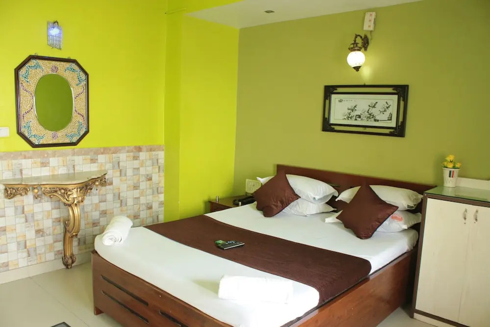 Reba Beach Resort - Hostel