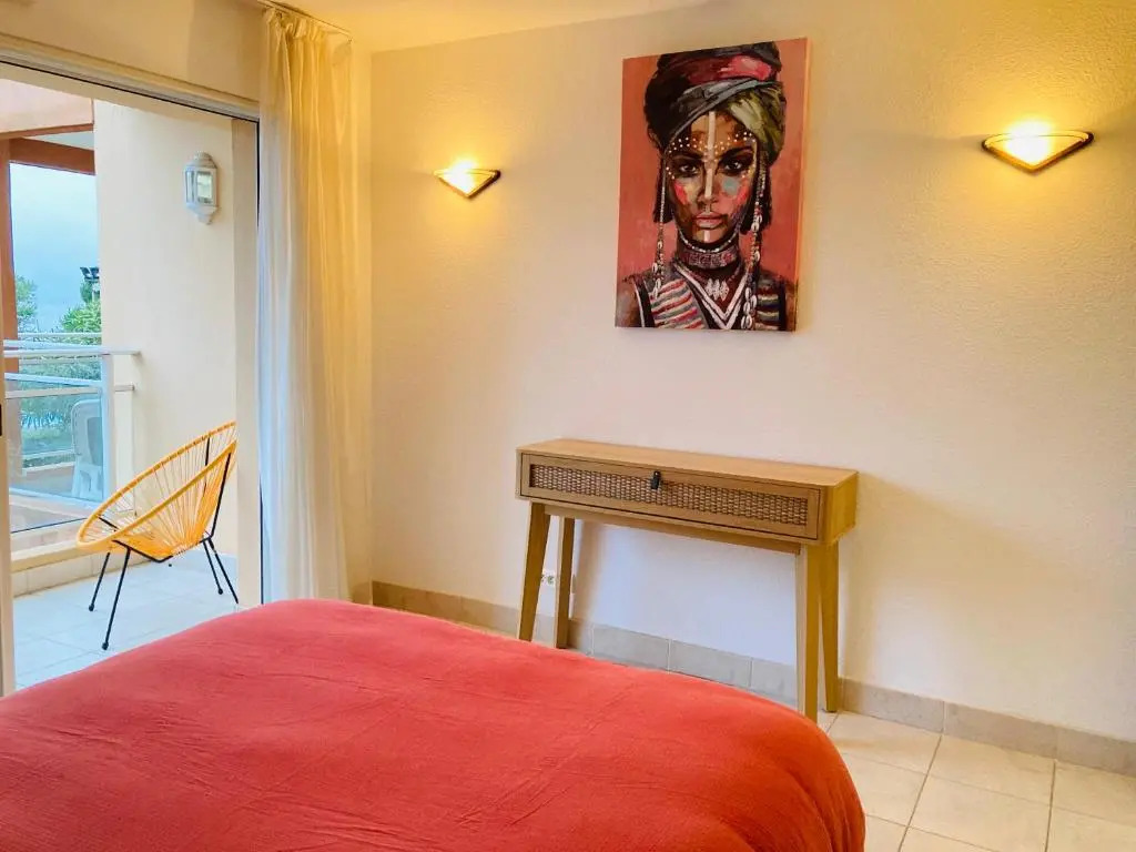 Appartement VAIANA avec piscine en bord de mer