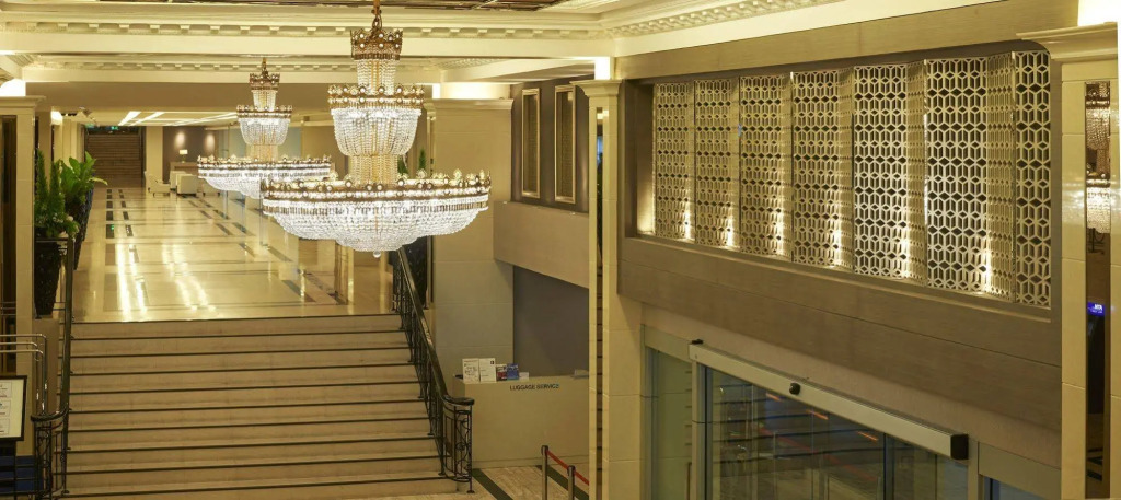 Mandarin Hotel Managed by Centre Point