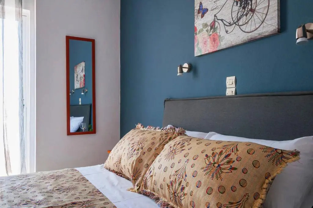 Nikos Apartments