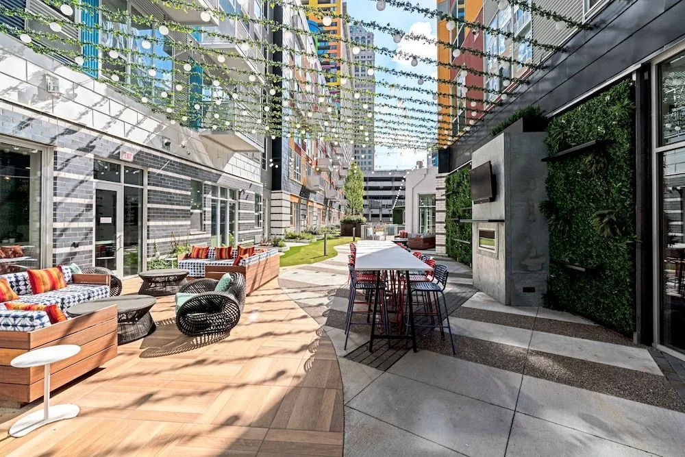 Park Avenue Condos by Barsala