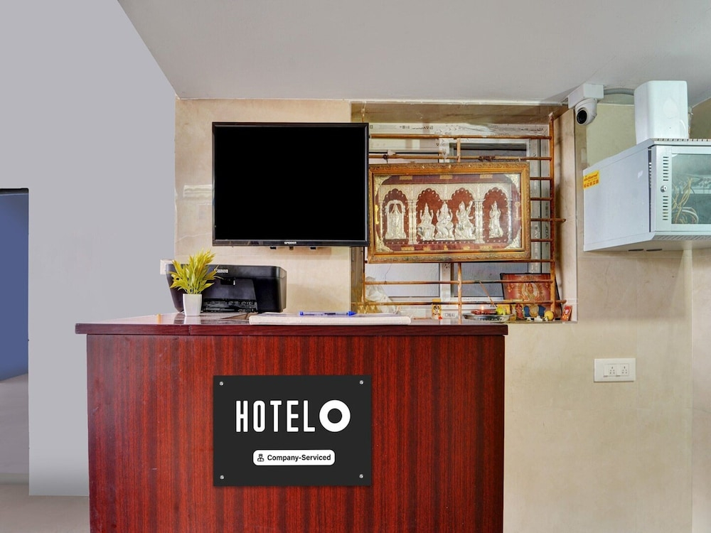 Deluxevrl Residency