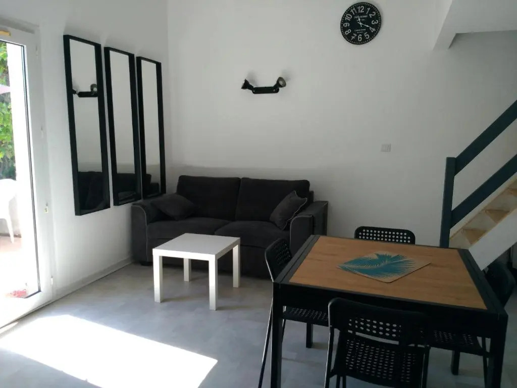 Petit Loft T2 bis mezzanine avec jardin et piscine