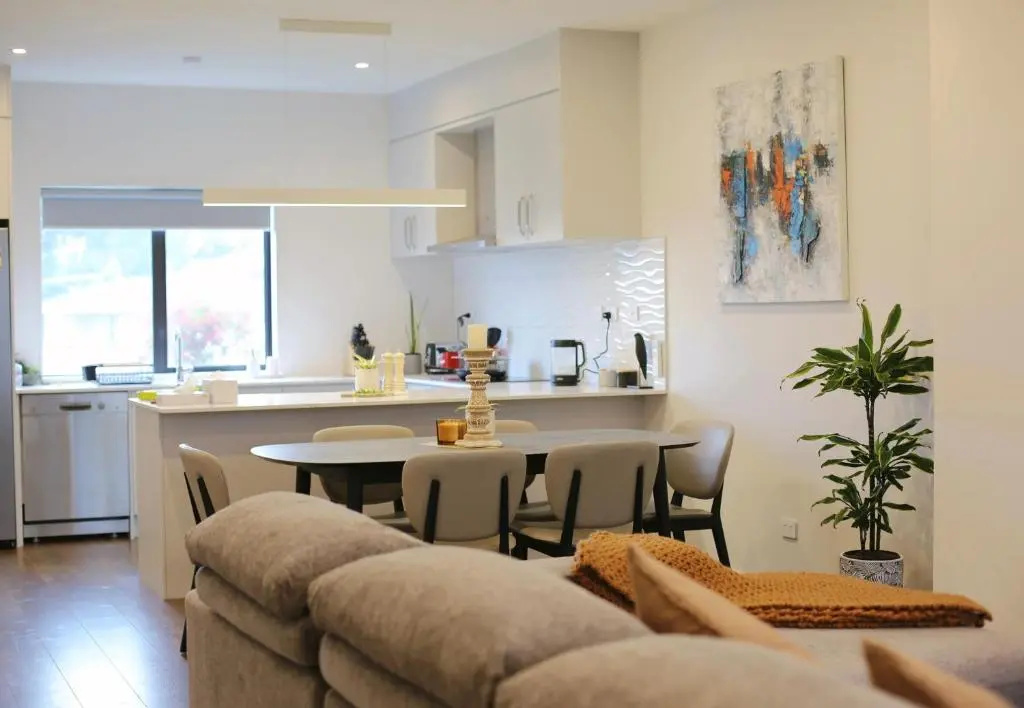 Cheerful 3-Bedroom Townhouse Close To the City
