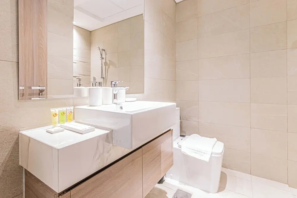Luxurious 1BR Living in Azizi Riviera 39