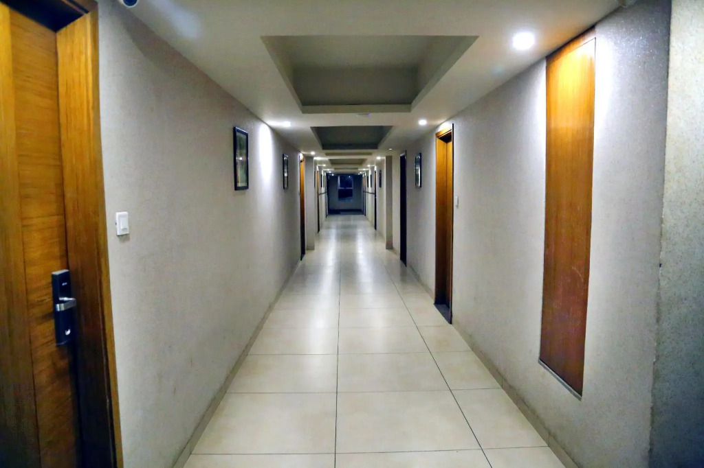 OYO Premium Vastrapur Lake