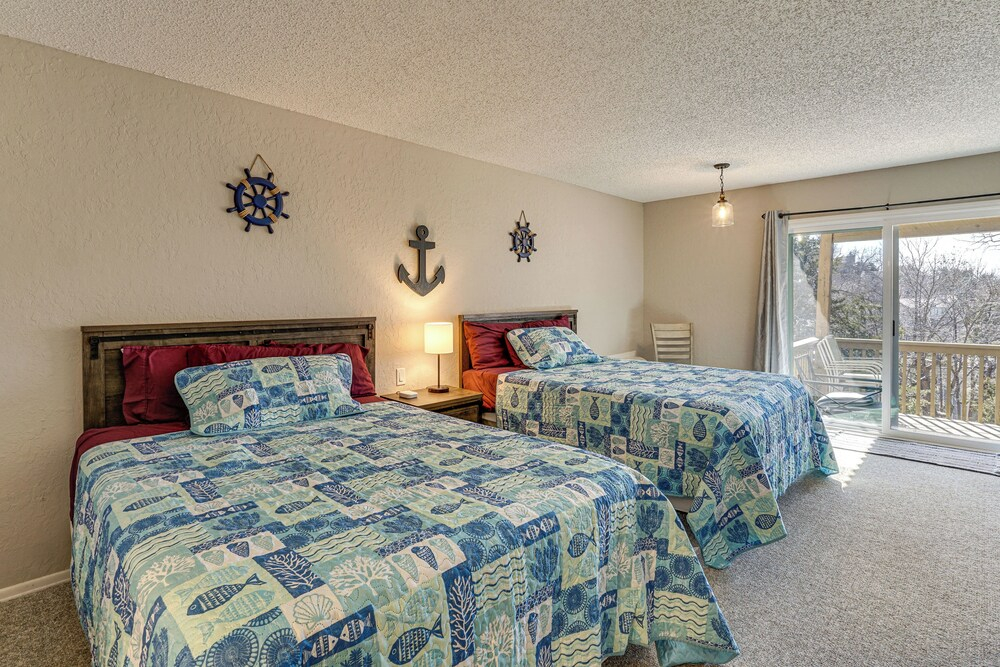 Walk to Lake: Osage Beach Home w/ Grill!