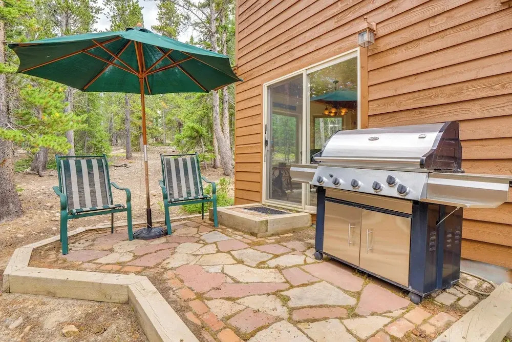 Hot Tub + Game Room: Fairplay Cabin Near Hiking