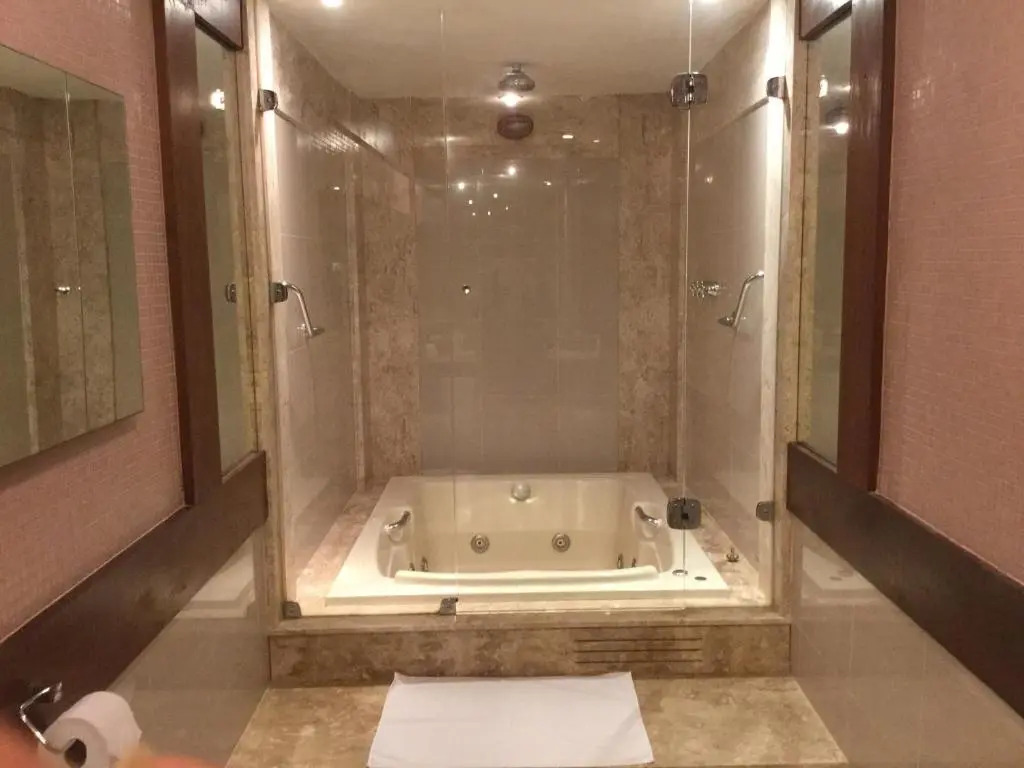 Sailing Hotel & Spa