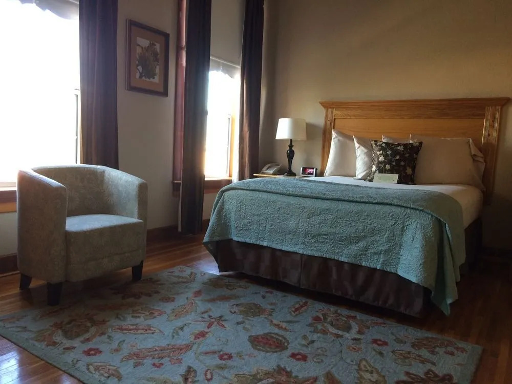 Heritage Inn