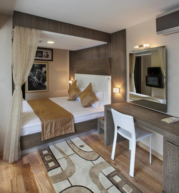 Jazz Hotel