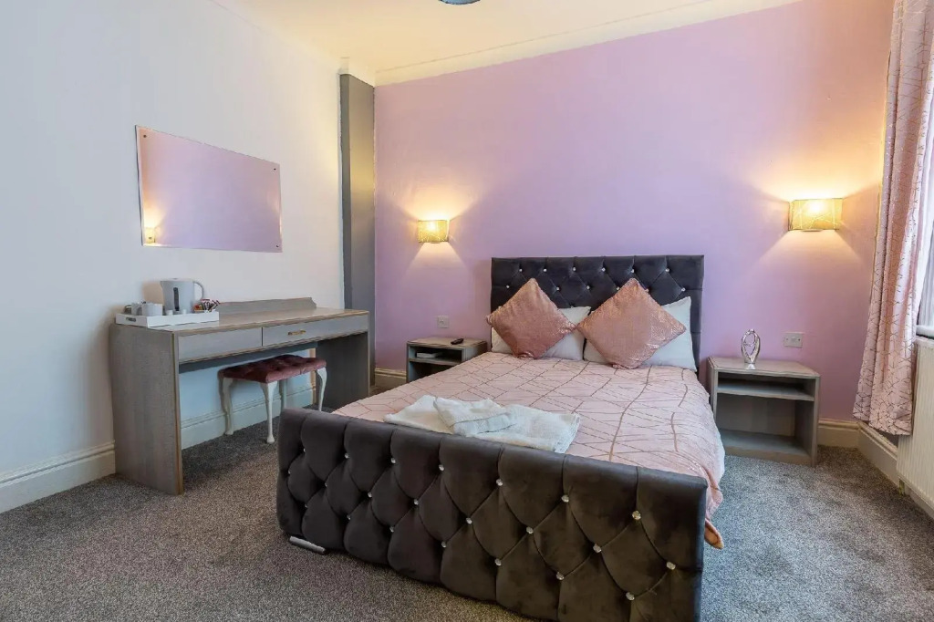 Holmsdale Hotel