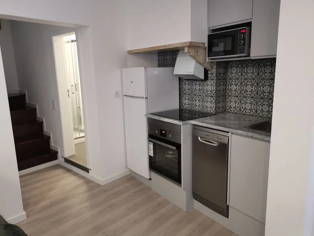 Chiado Local Artist Suites w Parking & EV