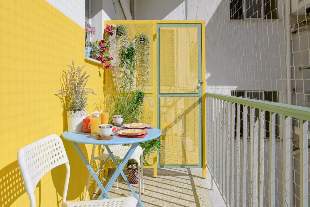 Brand new, sunny & comfy flat @ Koukaki up to 8ppl