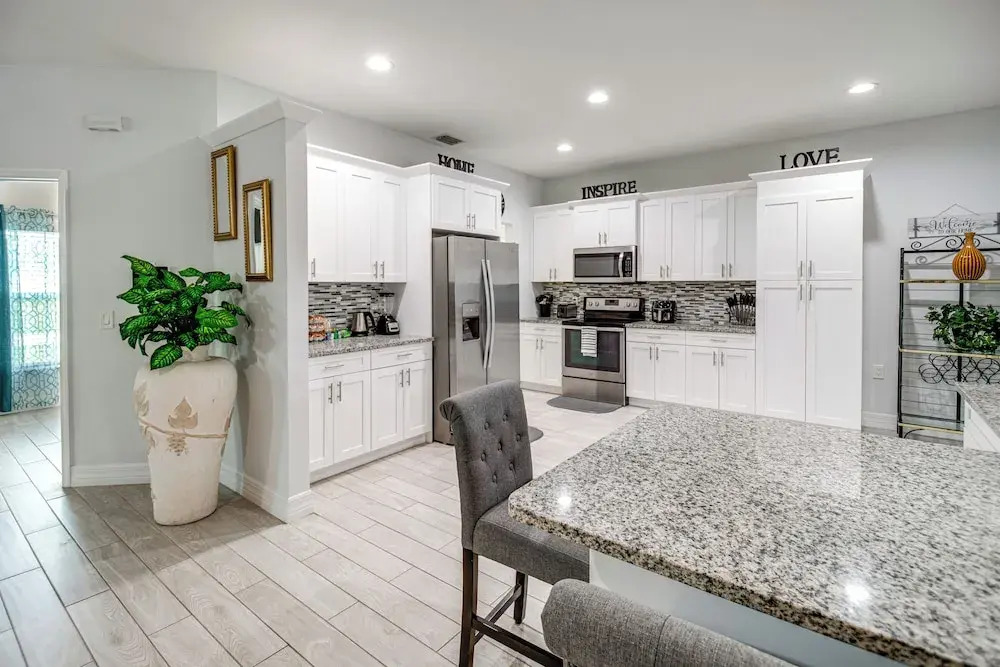 Lanai, Private Pool: Lehigh Acres Home