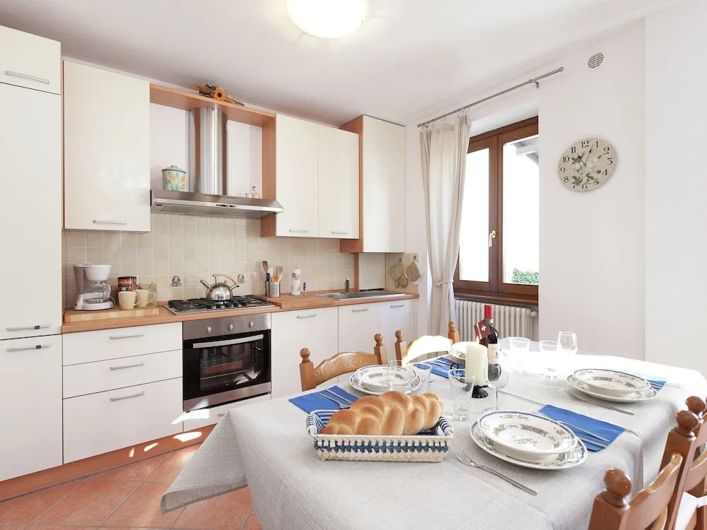 Simplistic Apartment in Consiglio di Rumo With Fenced Garden