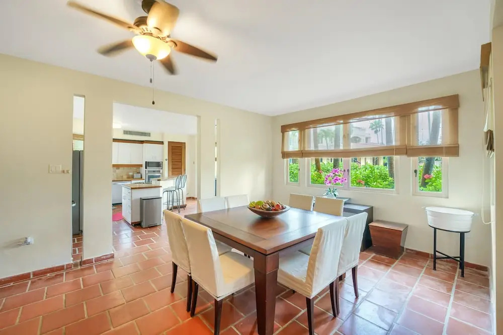 Family Villa Oleana Waterviews Oceanfront with water and generator