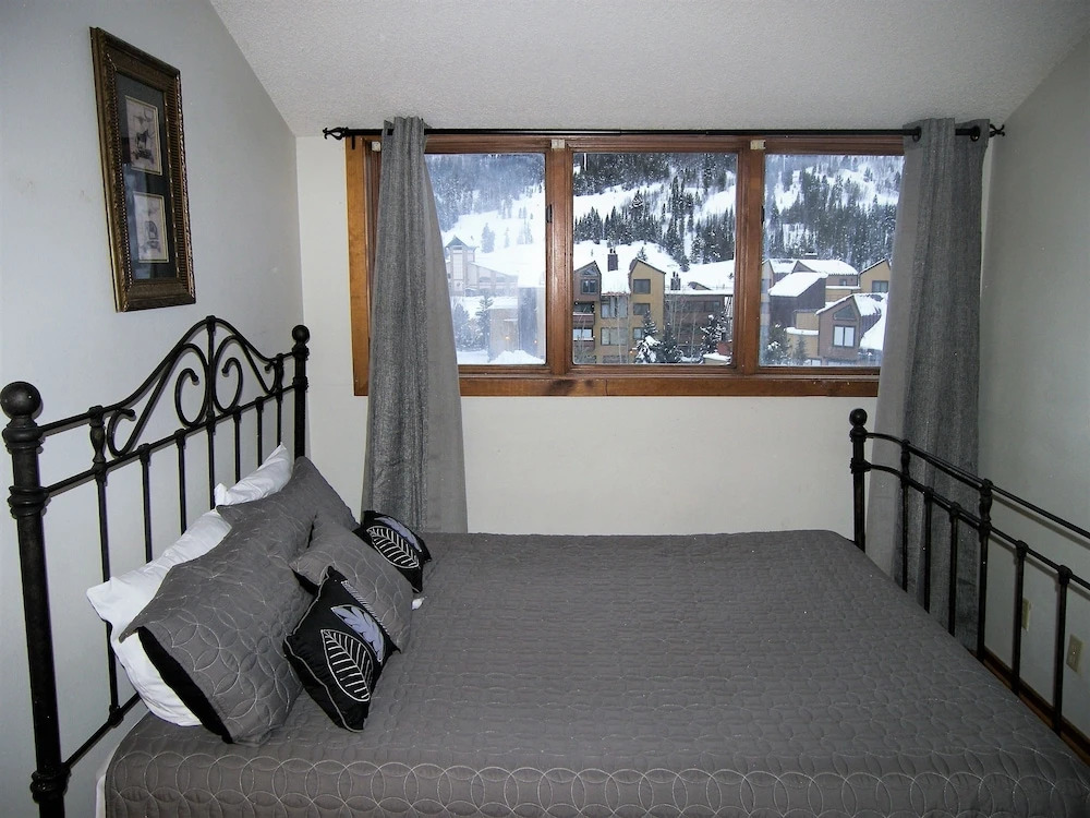 Fox Pine Lodge 3 Bed 3 Bath