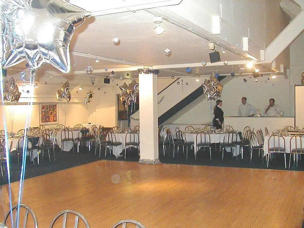 Garden Court Sandy
