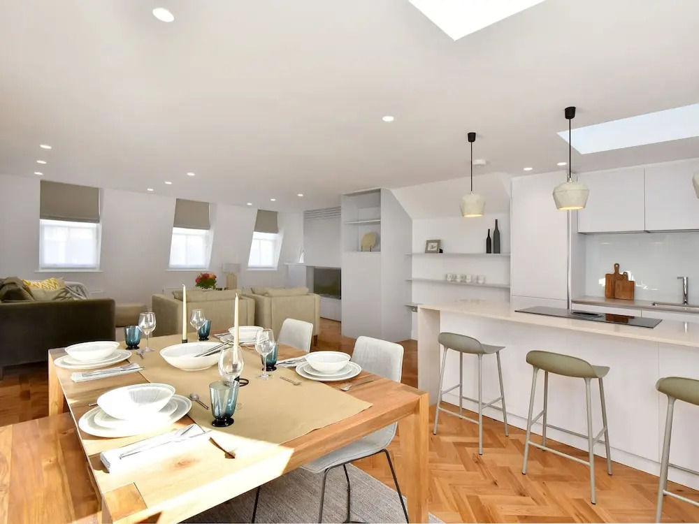 Chic Apartment in London near Picadilly Circus and Dior